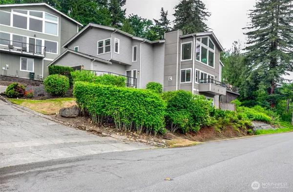 $5,380 | 4307 166th Lane Southeast, Bellevue, WA 98006