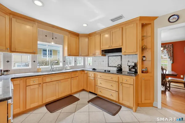 $714,900 | 4 Harrison Drive, Cromwell, CT 06416