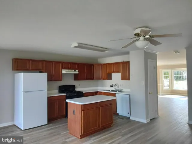 $2,999 | 16804 Winston Lane, Woodbridge, VA 22191