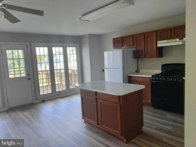 $2,999 | 16804 Winston Lane, Woodbridge, VA 22191