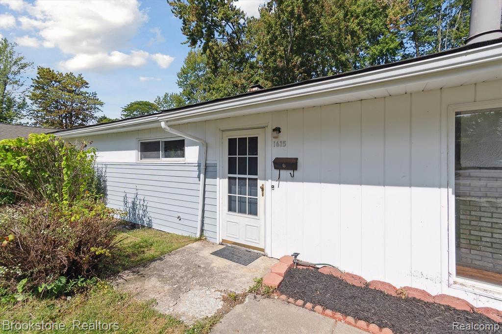 1615 Grove Road Ypsilanti, MI 48198 - Photo 2 of 25 Gallery Image 2