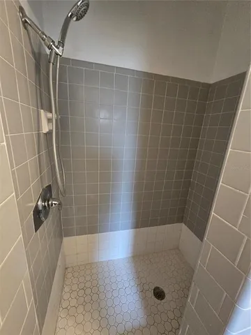 $2,000 | 1553 Northwest 21 Avenue, Gainesville, FL 32605