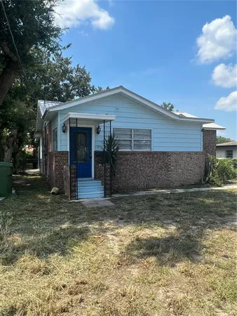 $1,700 | 407 Ave A Southeast, Winter Haven, FL 33880