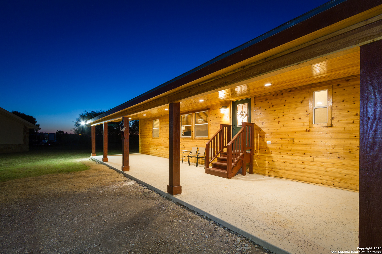 20250 Interstate 35 Access Road Lytle, TX 78052 - Photo 20 of 48 a view of a porch