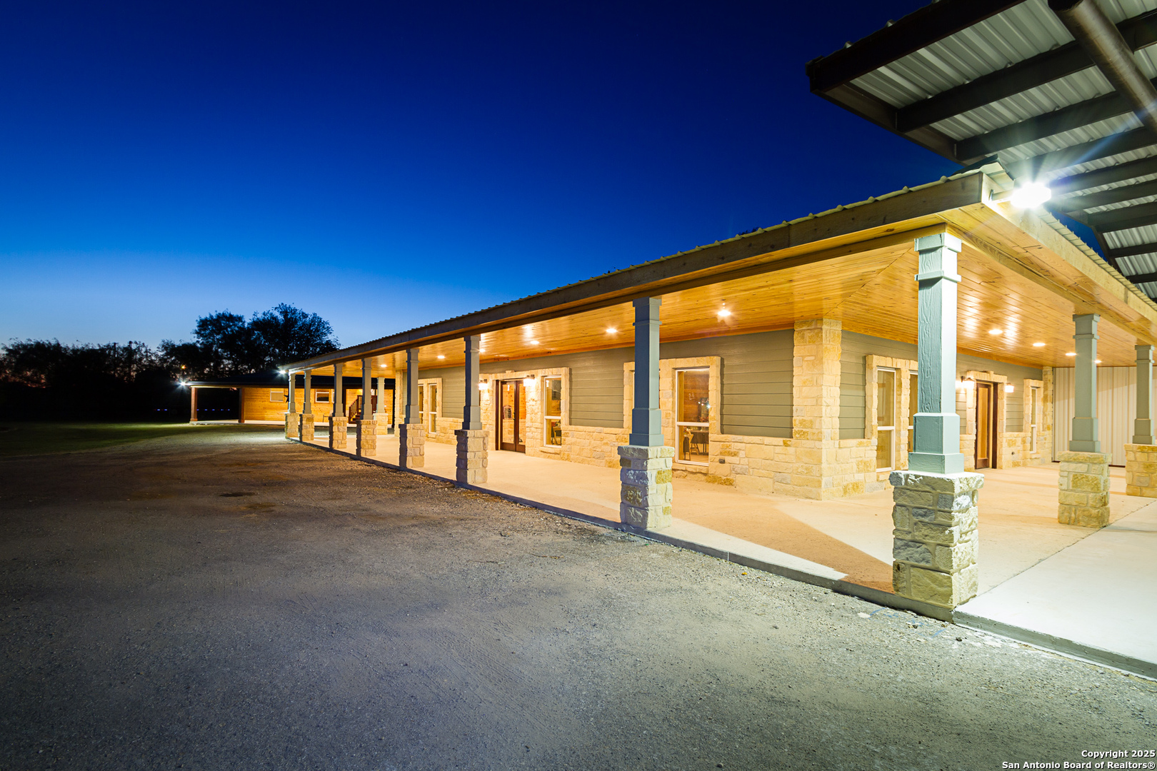 20250 Interstate 35 Access Road Lytle, TX 78052 - Photo 41 of 48 a view of an empty room with a window