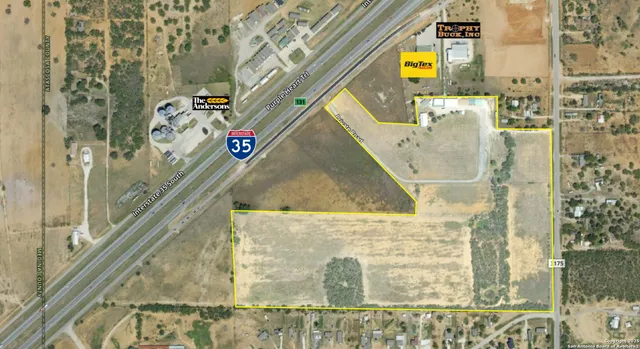 $5,000,000 | 20250 Interstate 35 Access Road, Lytle, TX 78052