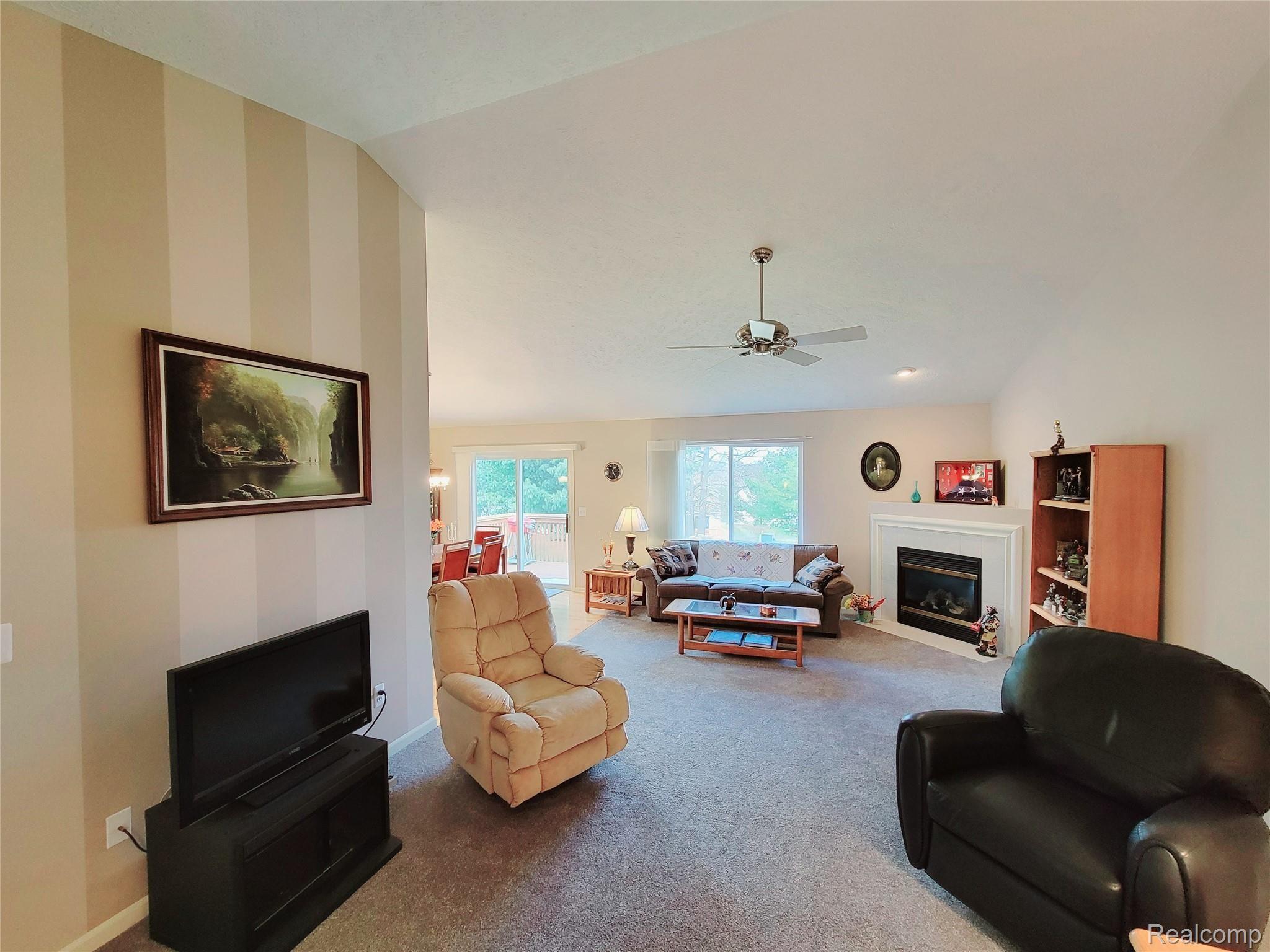 470 Hosta Howell, MI 48843 - Photo 14 of 32 20220328_132752.jpg