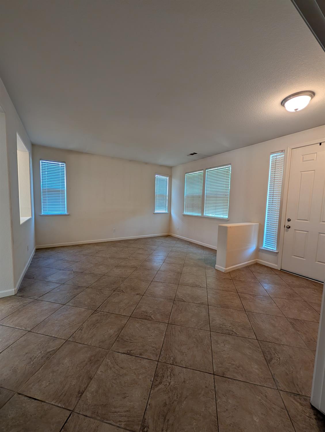 645 Sierra Avenue Reedley, CA 93654 - Photo 6 of 20