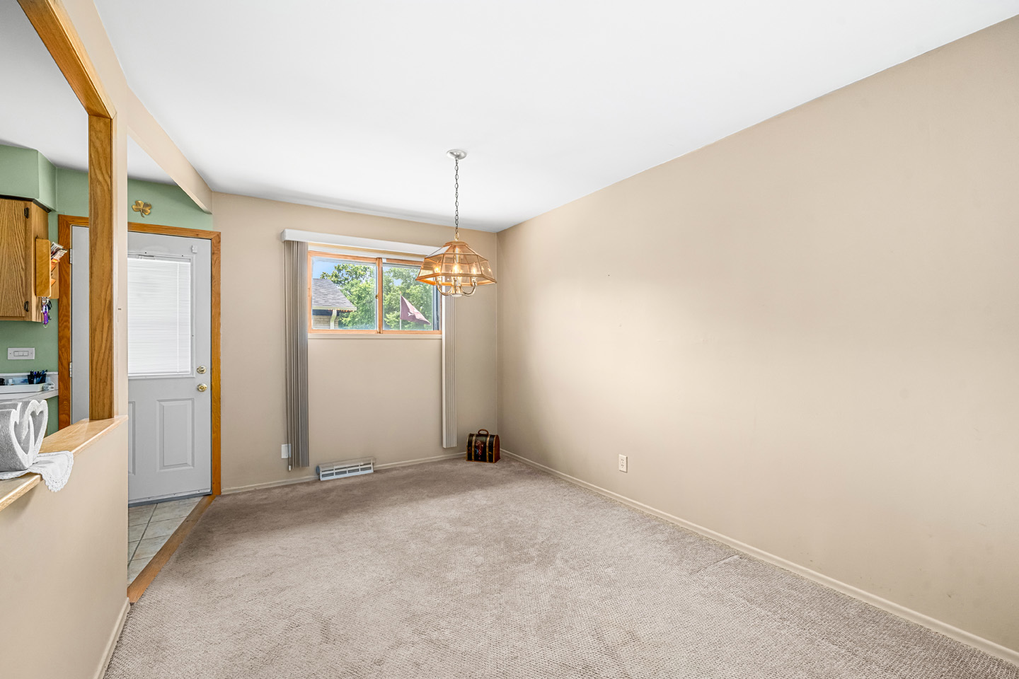 15247 Ridgeway Avenue Midlothian, IL 60445 - Photo 6 of 17