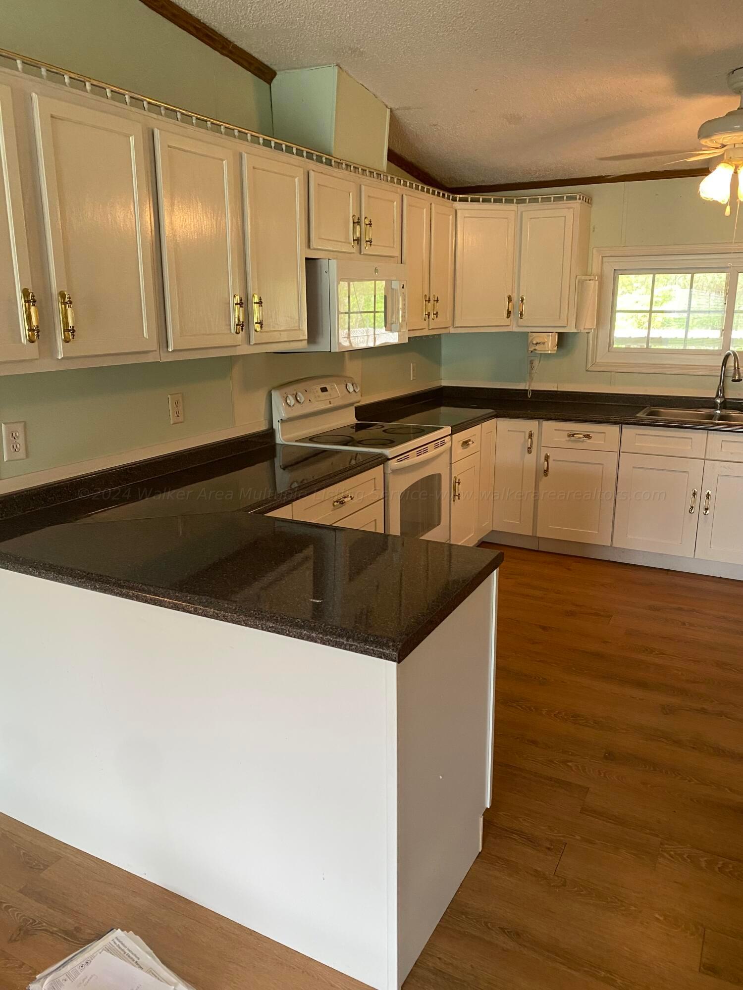 861 Sipsey Road Jasper, AL 35504 - Photo 5 of 22 Gallery Image 5