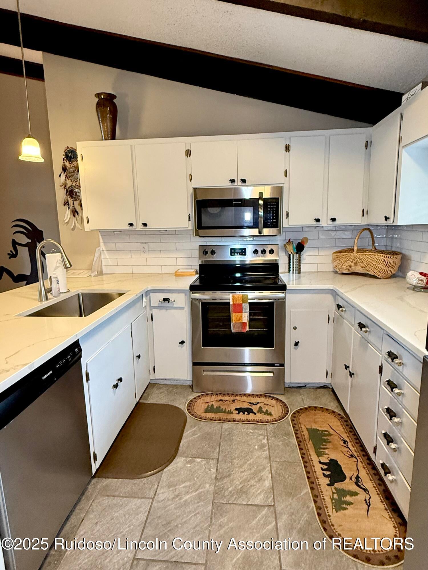 220 Lookout Drive, Unit D2 Ruidoso, NM 88345 - Photo 18 of 30 Gallery Image 18
