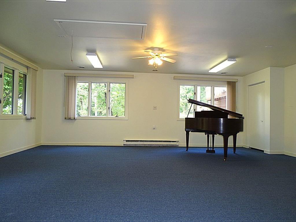 82 McBride Road Canonsburg, PA 15317 - Photo 19 of 25 Huge bonus room ideal for whatever suites your lifestyle!