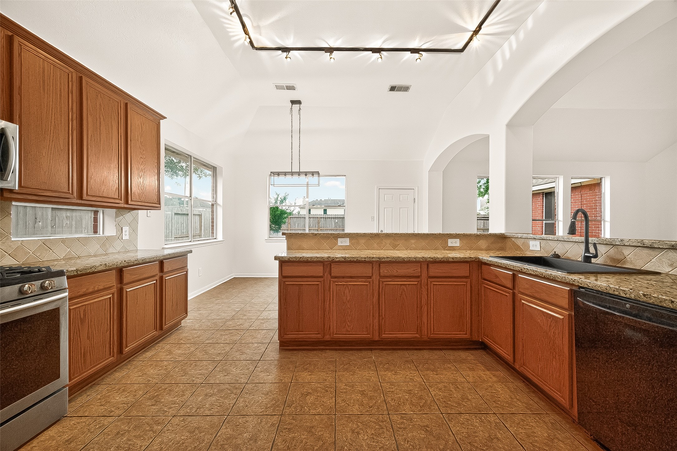 17415 Memorial Crest Drive Spring, TX 77379 - Photo 10 of 28