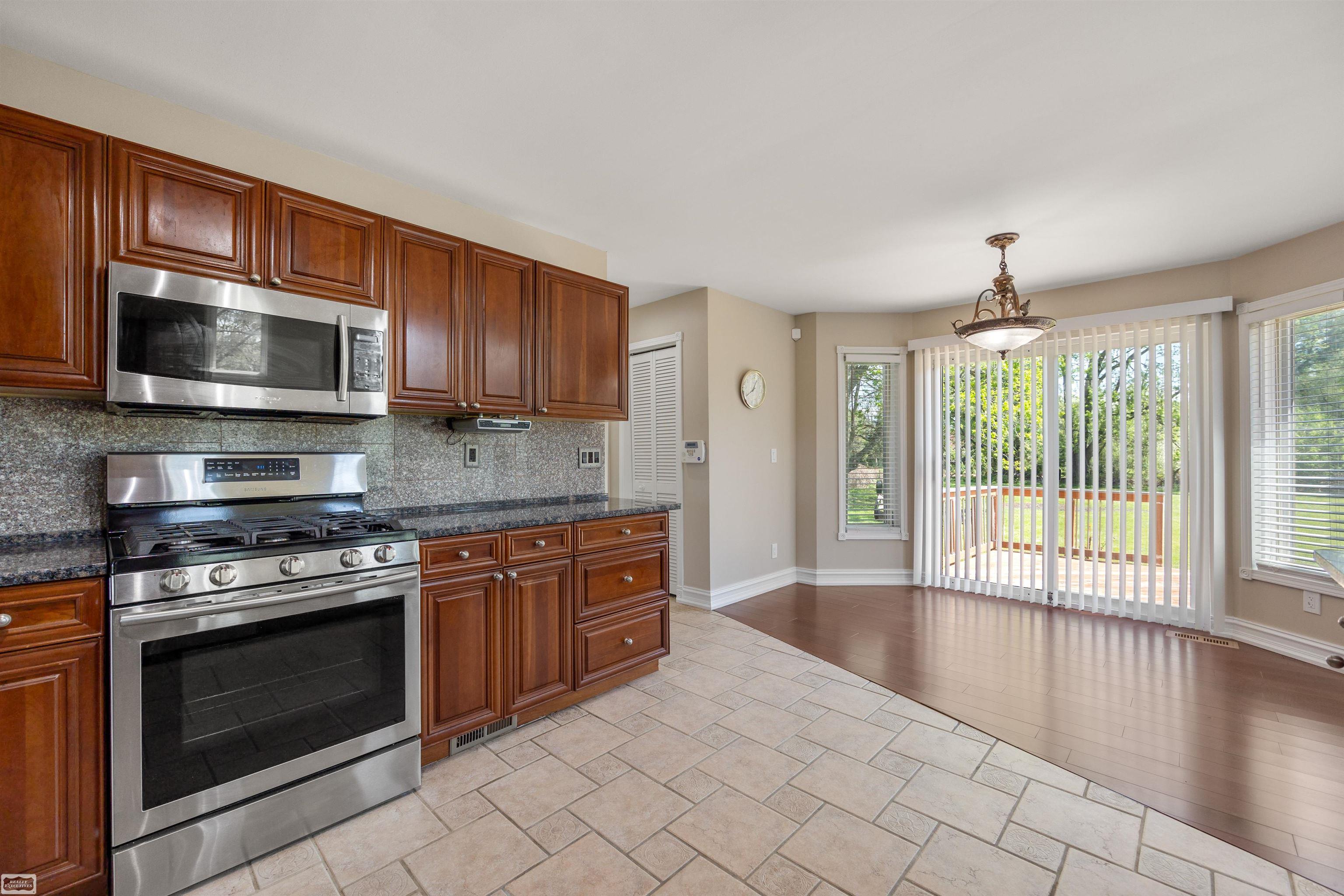 3129 Bendelow Road Rochester, MI 48307 - Photo 13 of 39