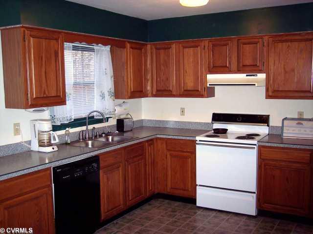21289 File Road Milford, VA 22514 - Photo 2 of 7 Kitchen
