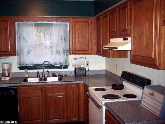 21289 File Road Milford, VA 22514 - Photo 3 of 7 Kitchen