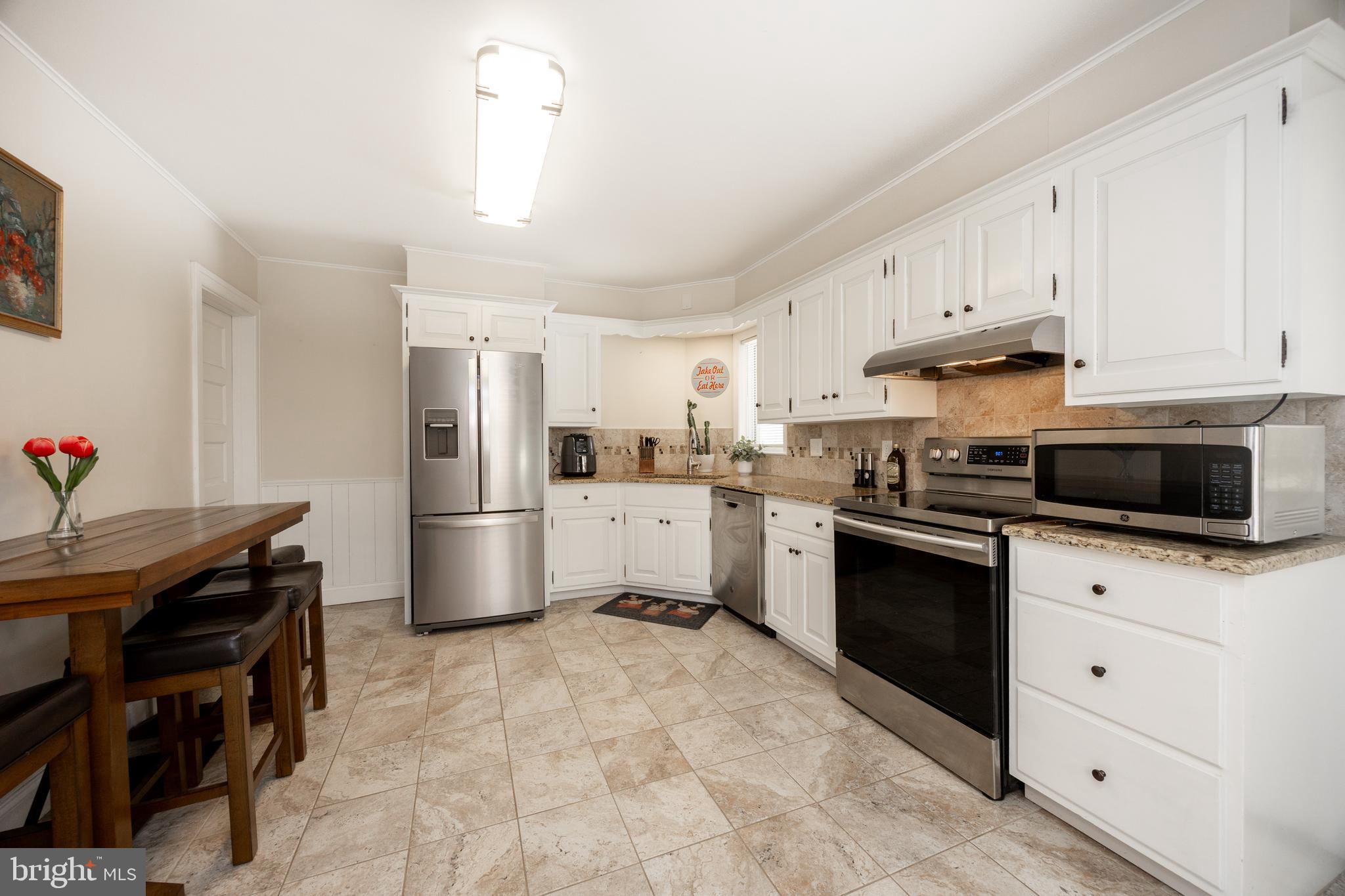 822 Stirling Street Coatesville, PA 19320 - Photo 11 of 30