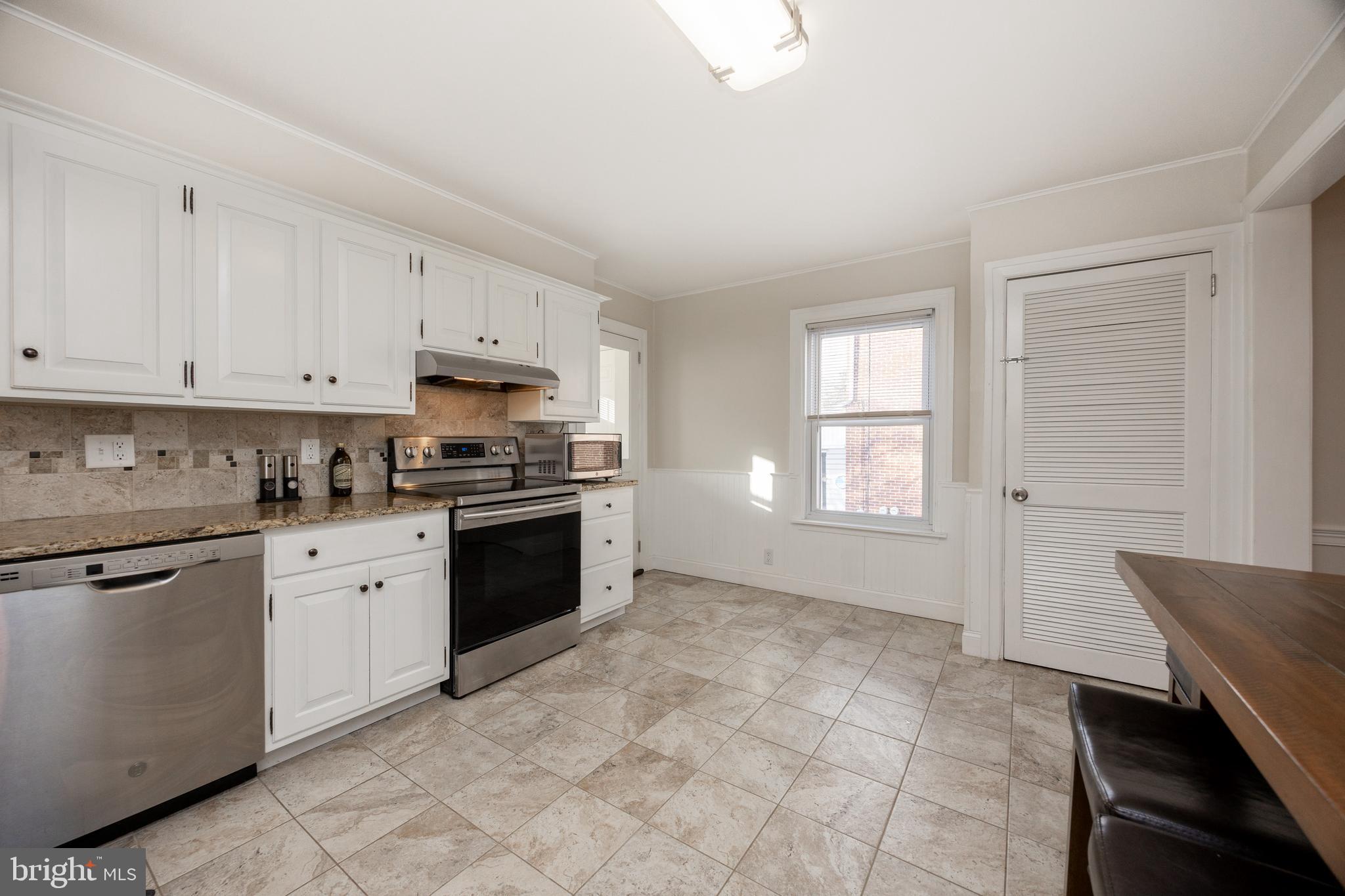 822 Stirling Street Coatesville, PA 19320 - Photo 12 of 30