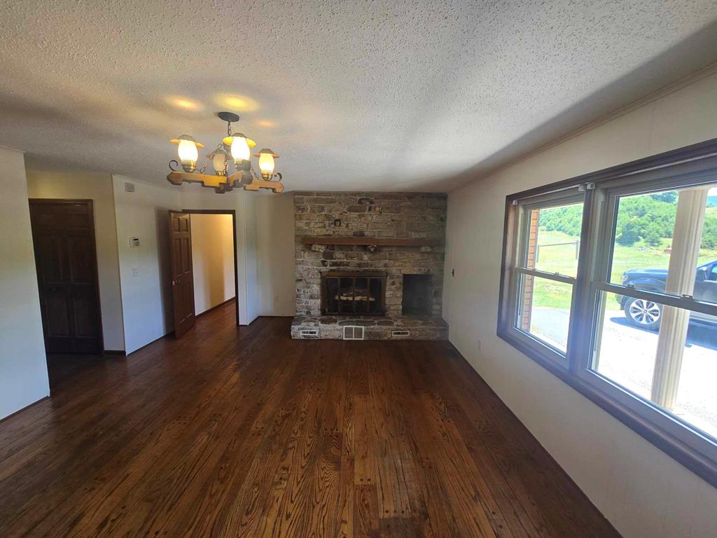 689 Ascue Road Cedar Bluff, VA 24609 - Photo 6 of 42 Gallery Image 6