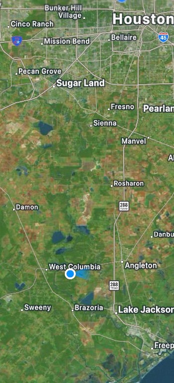 131 Hidden Horse Trail Angleton, TX 77515 - Photo 10 of 14 a view of a lake