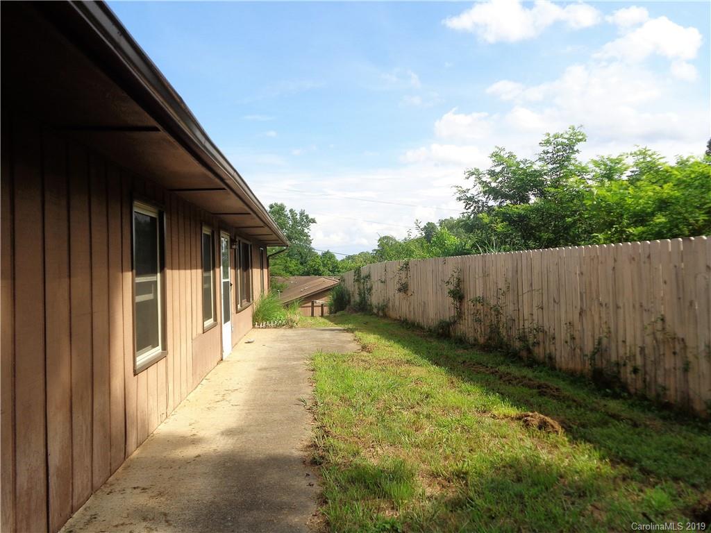 196 Miller Road Marshall, NC 28753 - Photo 2 of 23 Gallery Image 2