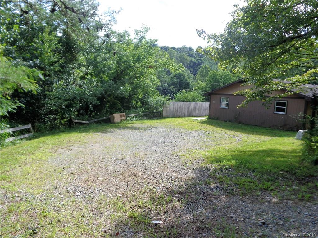196 Miller Road Marshall, NC 28753 - Photo 11 of 23 Gallery Image 11