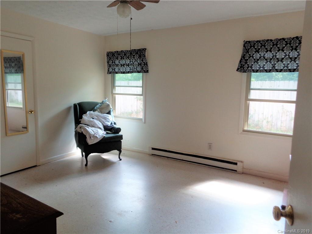 196 Miller Road Marshall, NC 28753 - Photo 12 of 23 Gallery Image 12