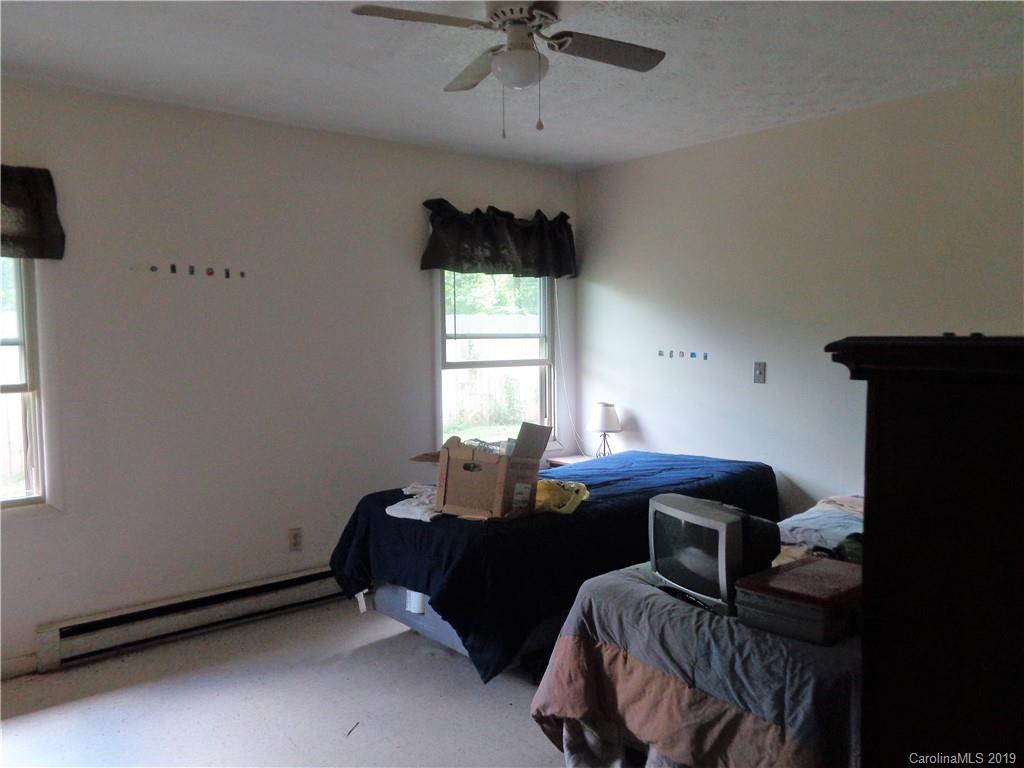 196 Miller Road Marshall, NC 28753 - Photo 13 of 23 Gallery Image 13