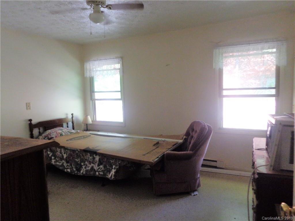 196 Miller Road Marshall, NC 28753 - Photo 14 of 23 Gallery Image 14