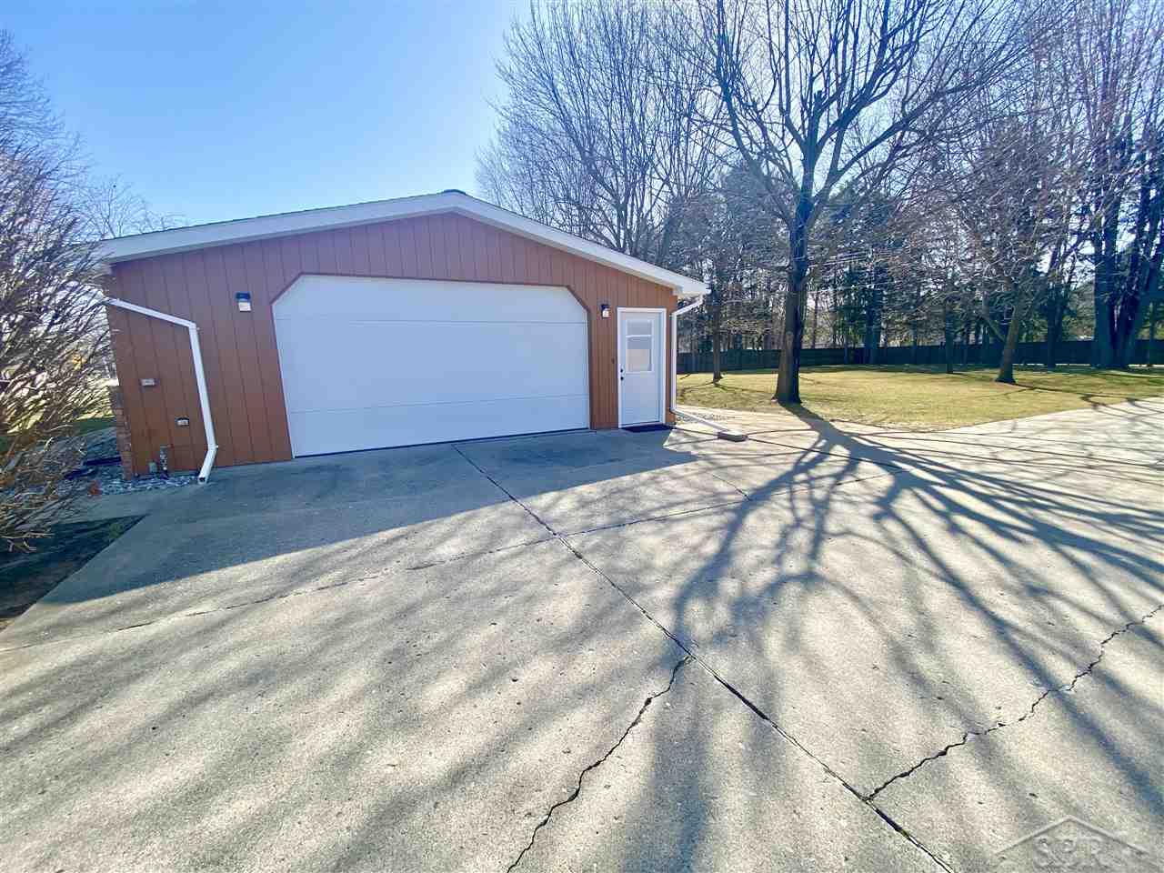 1605 North Miller Road Saginaw, MI 48609 - Photo 30 of 41 50036754-29.JPG
