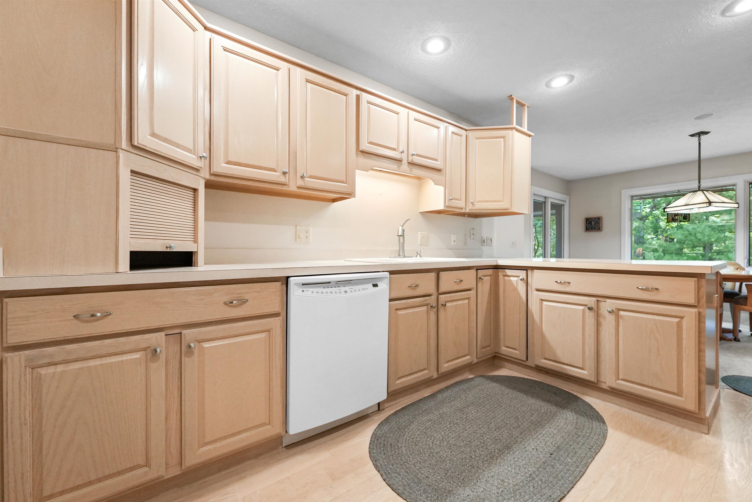 274 Port Mission Road Traverse City, MI 49686 - Photo 11 of 29 1912837-10.JPG