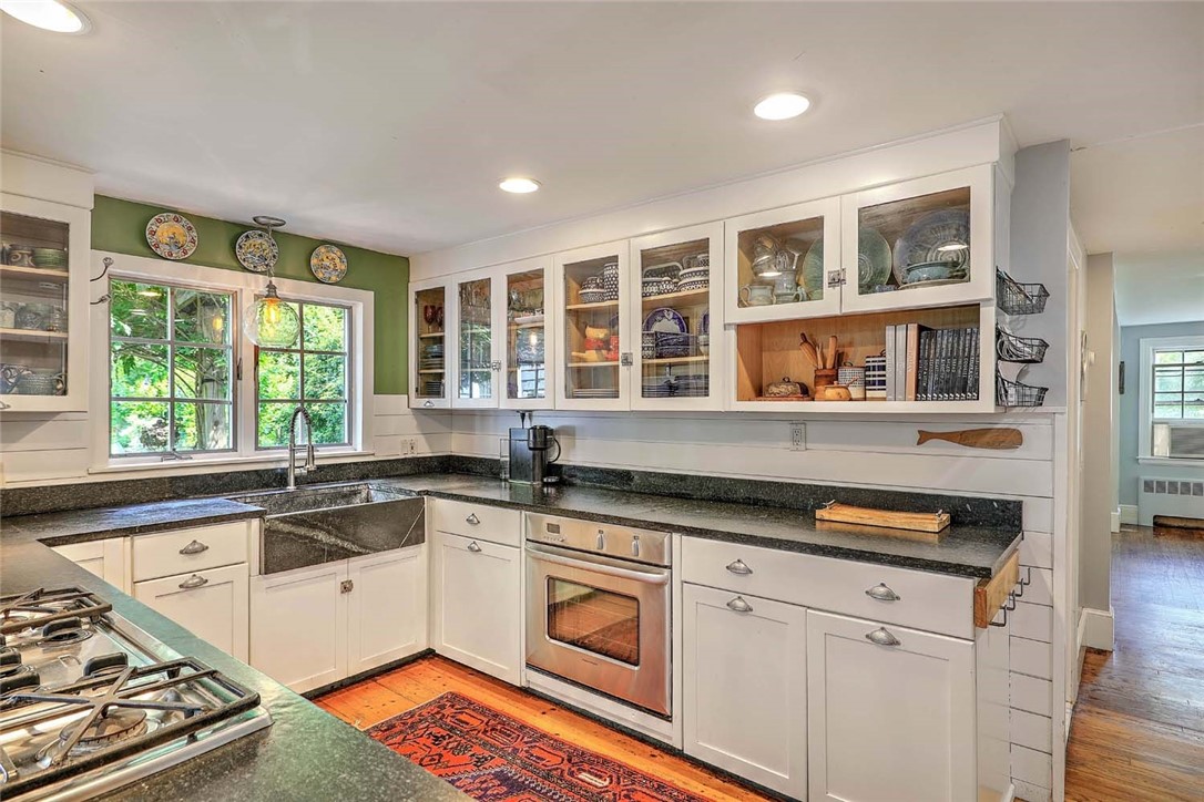 44 Washington Road Barrington, RI 02806 - Photo 13 of 49