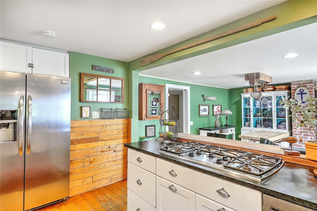 44 Washington Road Barrington, RI 02806 - Photo 14 of 49