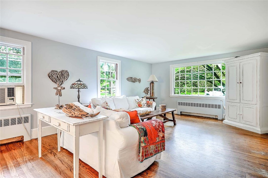 44 Washington Road Barrington, RI 02806 - Photo 6 of 49
