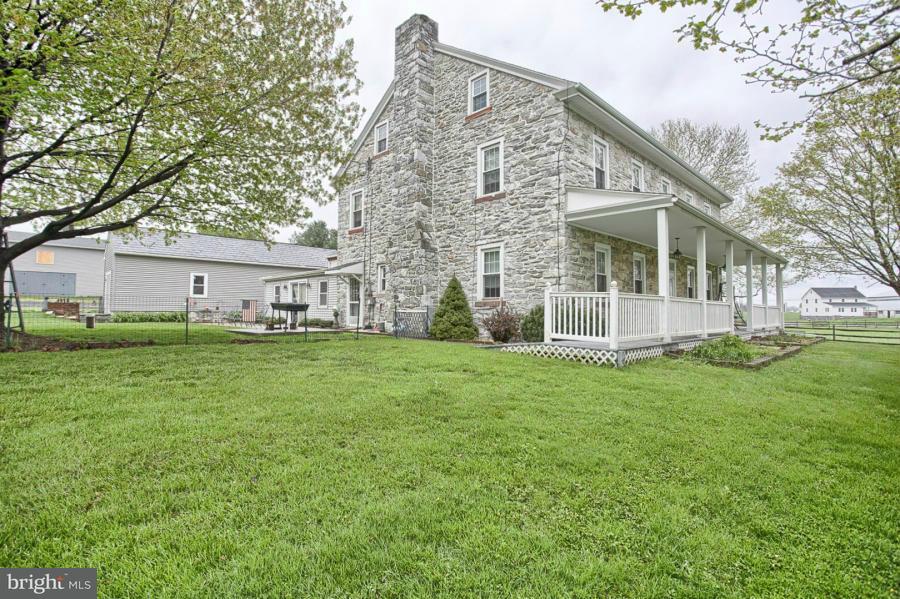 1228 Pleasant View Road Ephrata, PA 17522 - Photo 2 of 31