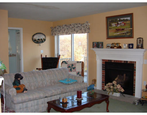 1 Old Farm Road Douglas, MA 01516 - Photo 4 of 6 Gallery Image 4
