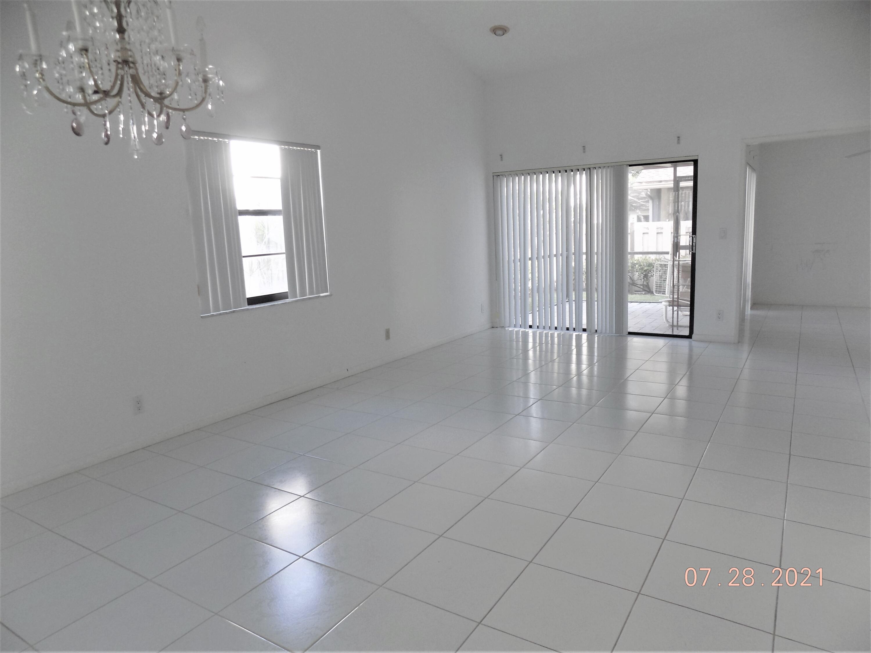 DINING LIVING AREA