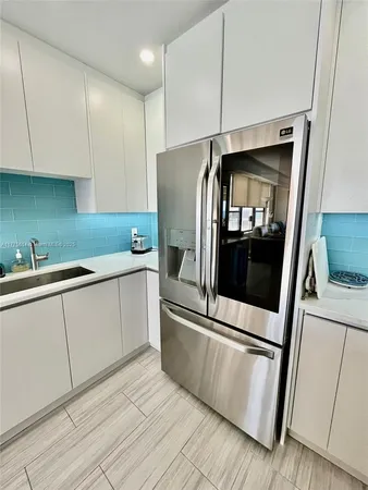 $8,000 | The Alexander, Hollywood, FL 33019