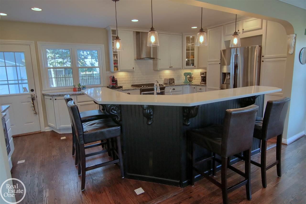 1033 Bishop Road Grosse Pointe Park, MI 48230 - Photo 6 of 37