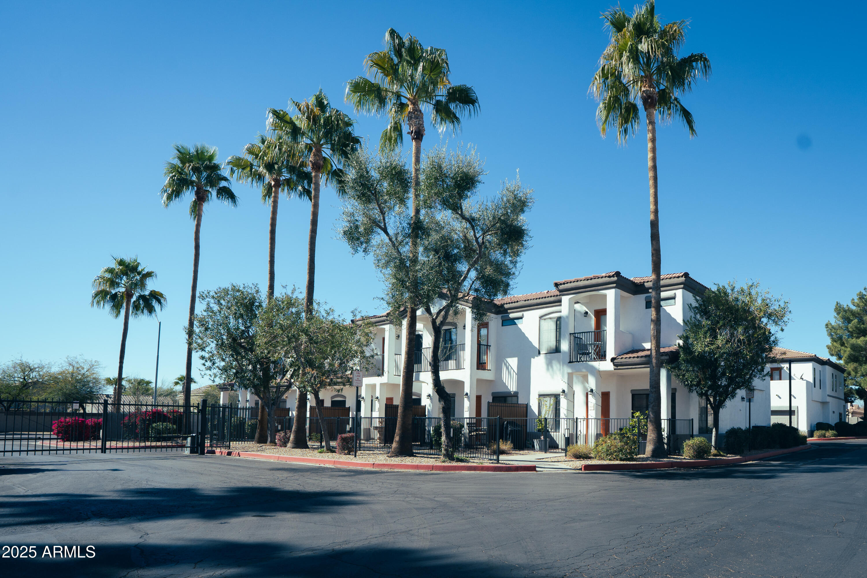 3150 East Beardsley Road, Unit 1105 Phoenix, AZ 85050 - Photo 8 of 24 DSC01358