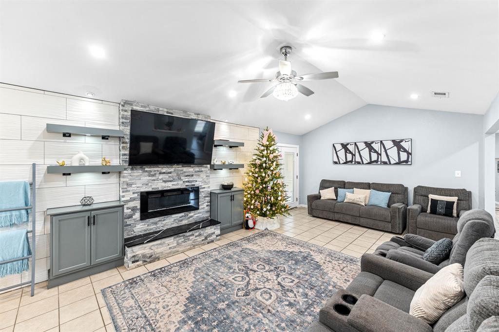 903 Power Road Georgetown, TX 78628 - Photo 6 of 27