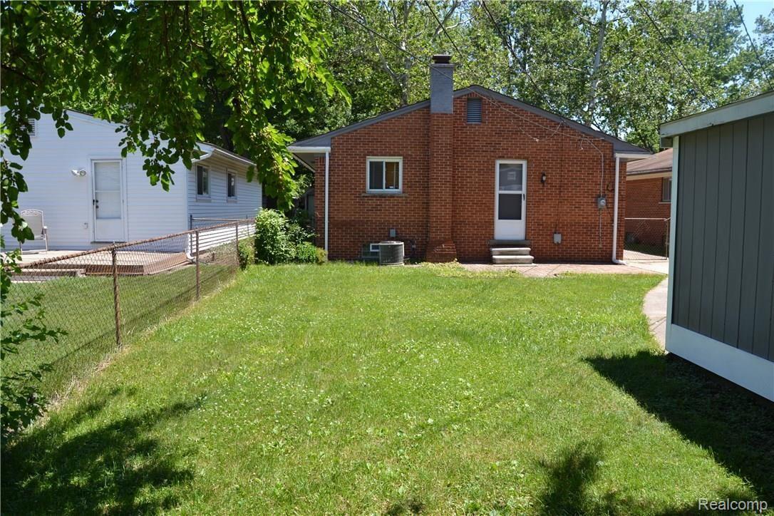 19669 Rensellor Street Livonia, MI 48152 - Photo 22 of 23 Backyard 3