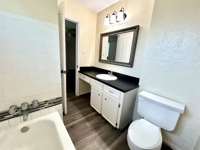 $2,200 | 1602 Dixie Hollow Street, Pearland, TX 77581