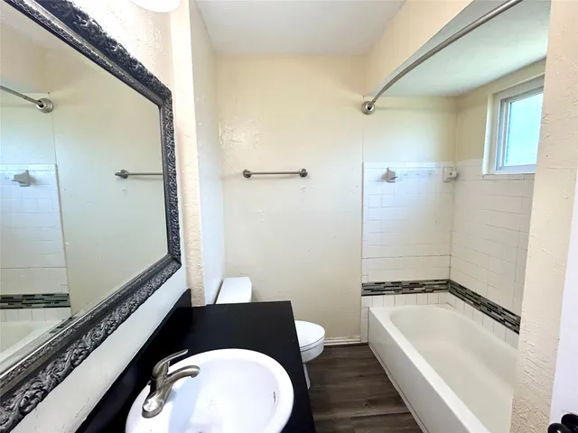 $2,200 | 1602 Dixie Hollow Street, Pearland, TX 77581