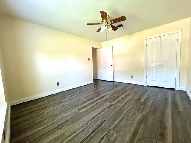 $2,200 | 1602 Dixie Hollow Street, Pearland, TX 77581