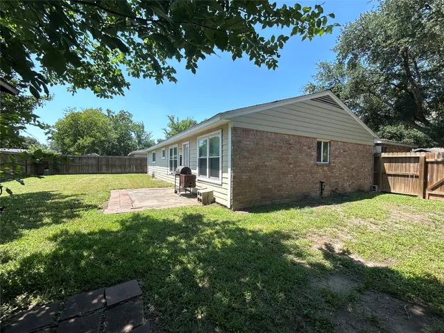 $2,200 | 1602 Dixie Hollow Street, Pearland, TX 77581