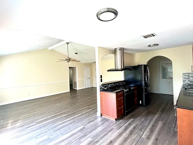 $2,200 | 1602 Dixie Hollow Street, Pearland, TX 77581