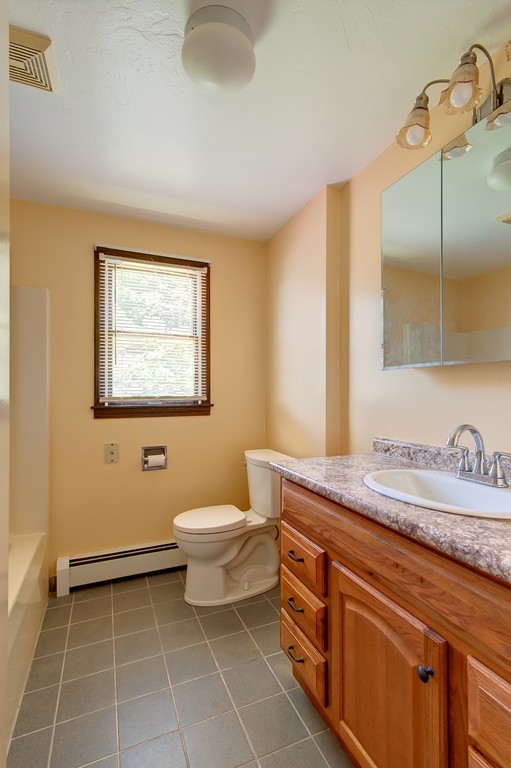 119 Vale Street Worcester, MA 01604 - Photo 8 of 18 Gallery Image 8