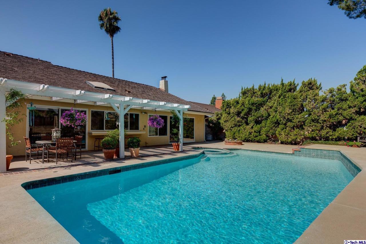 3011 Hopeton Road La Crescenta, CA 91214 - Photo 1 of 21 Primary Photo
