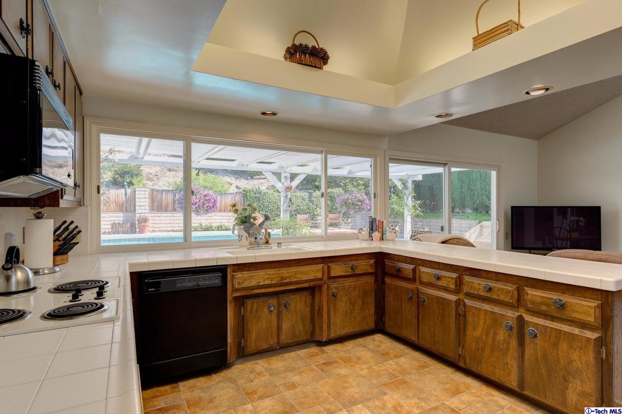 3011 Hopeton Road La Crescenta, CA 91214 - Photo 9 of 21 Additional Photo